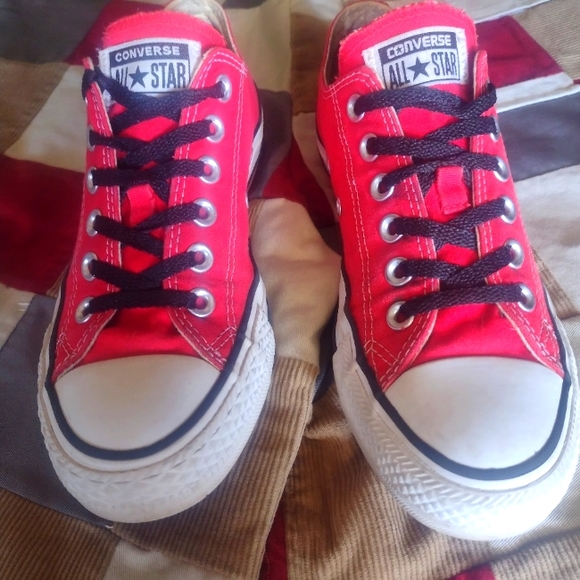 Converse Chuck Taylor All Star Low Top Red Shoes Women size 7 - Picture 4 of 10